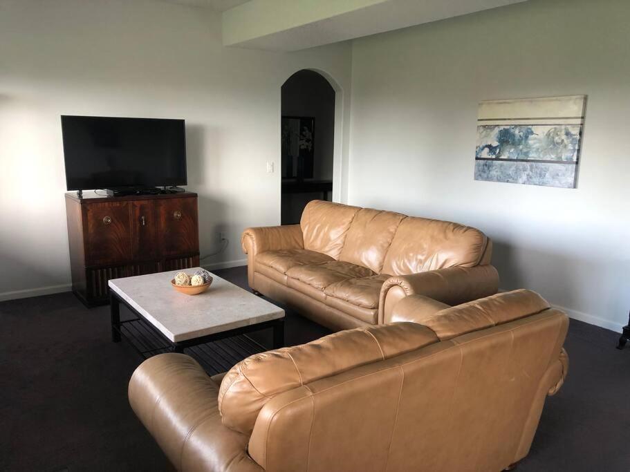 2 Bedroom Suite: Views, Private Entrance, Evchgr Amity Εξωτερικό φωτογραφία